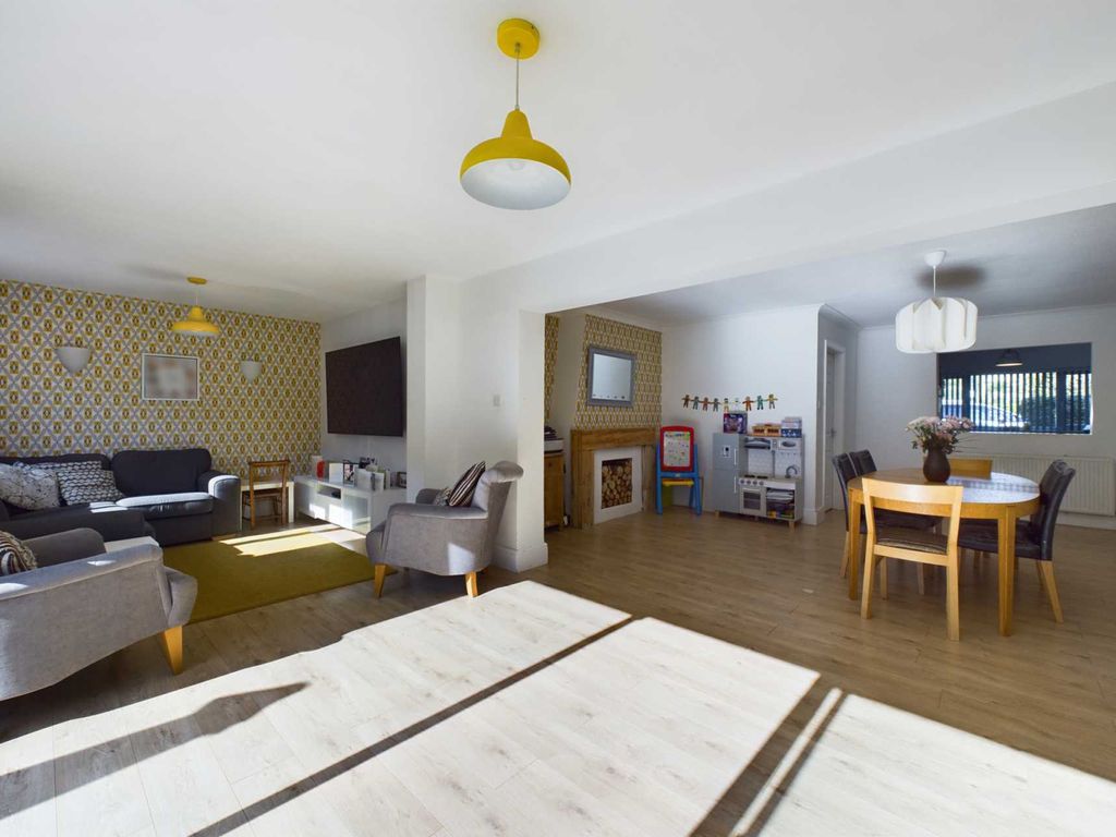 4 bed detached house for sale in Briery Way, Hemel Hempstead HP2, £