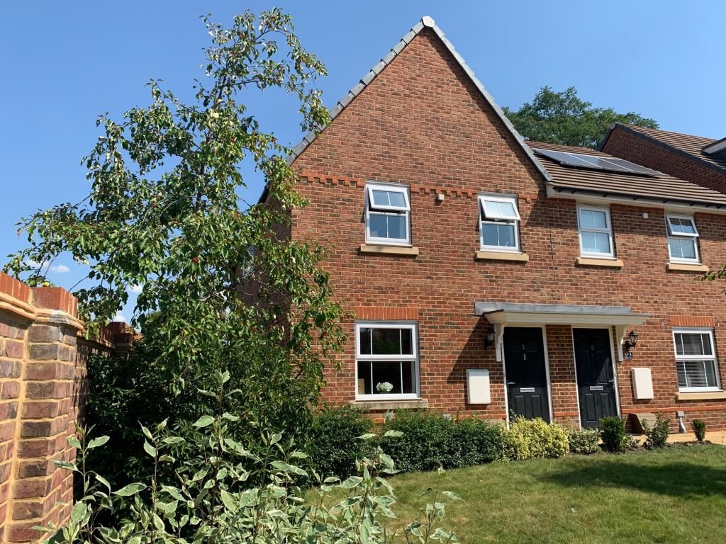 3 bed semidetached house to rent in Newbury, Berkshire RG14, £1,450