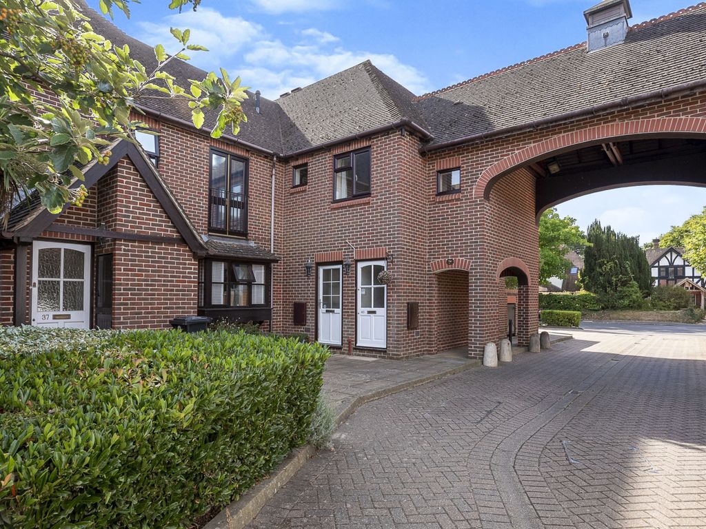 Willow Court, Chichester PO19  