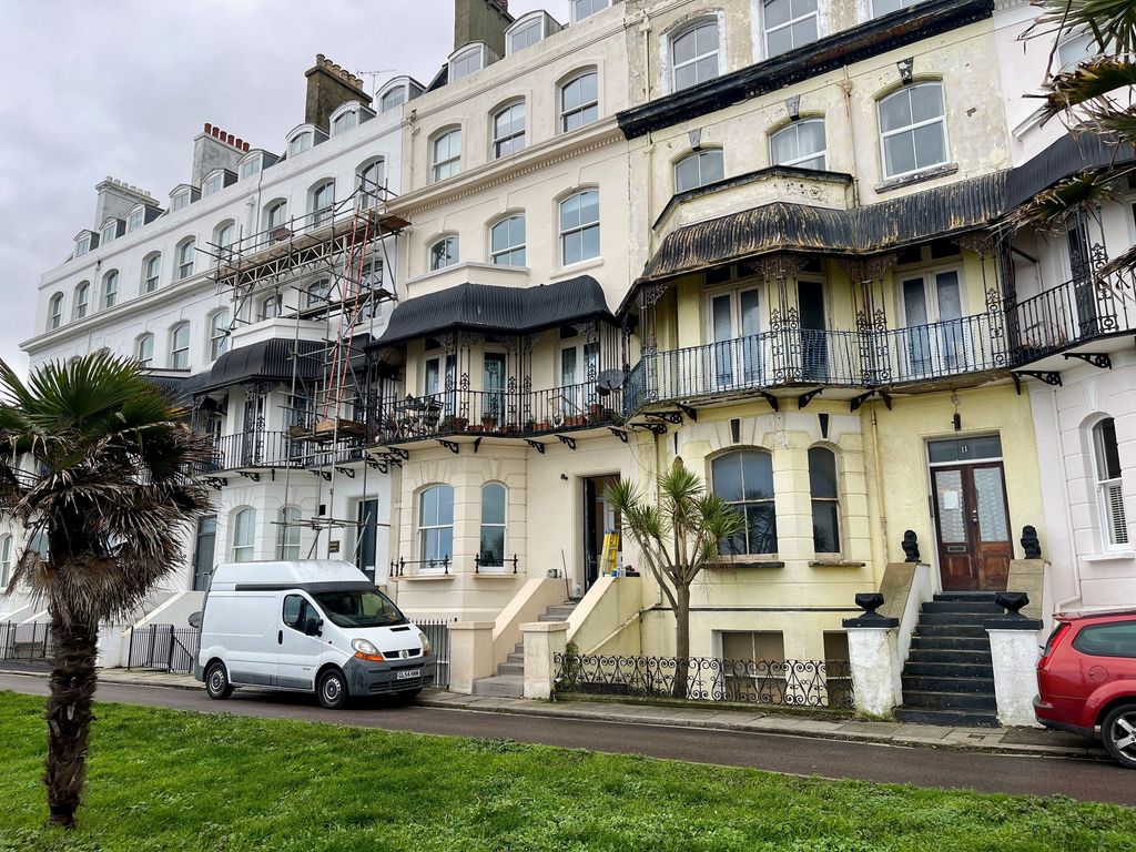 2 bed flat to rent in Marine Parade, Folkestone CT20, £1,200 pcm Zoopla