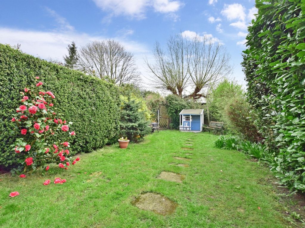 3 bed semidetached house to rent in Frenches Road, Redhill RH1 Zoopla