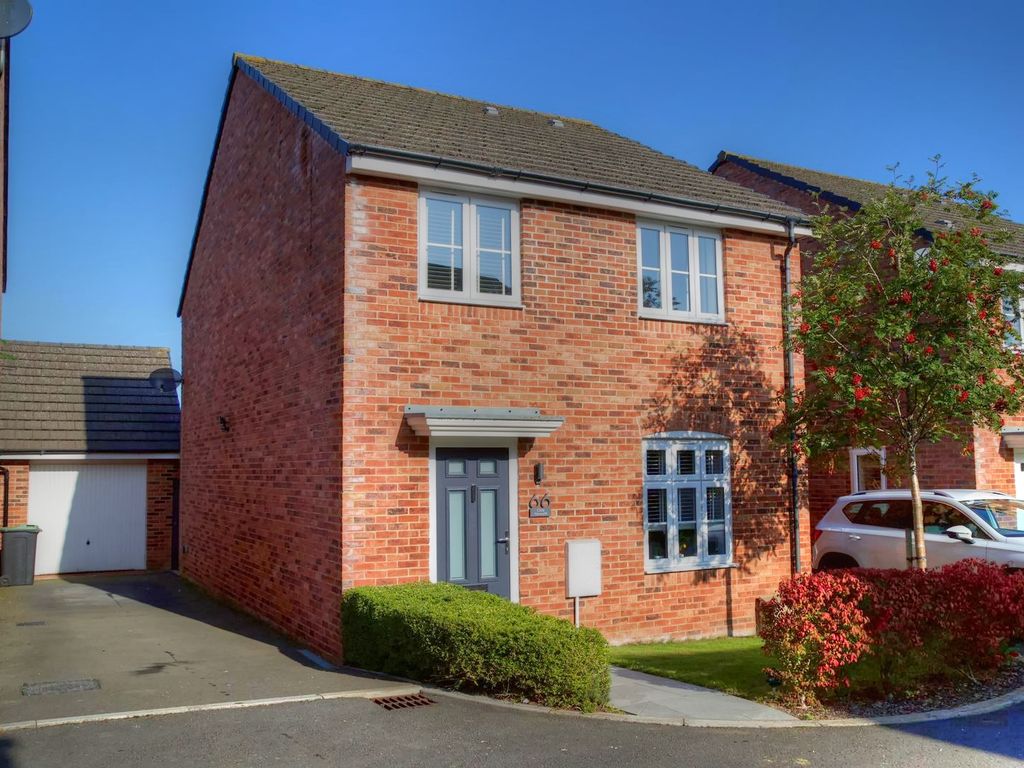 4 bed detached house for sale in Clos Ystwyth, Caldicot NP26, £350,000