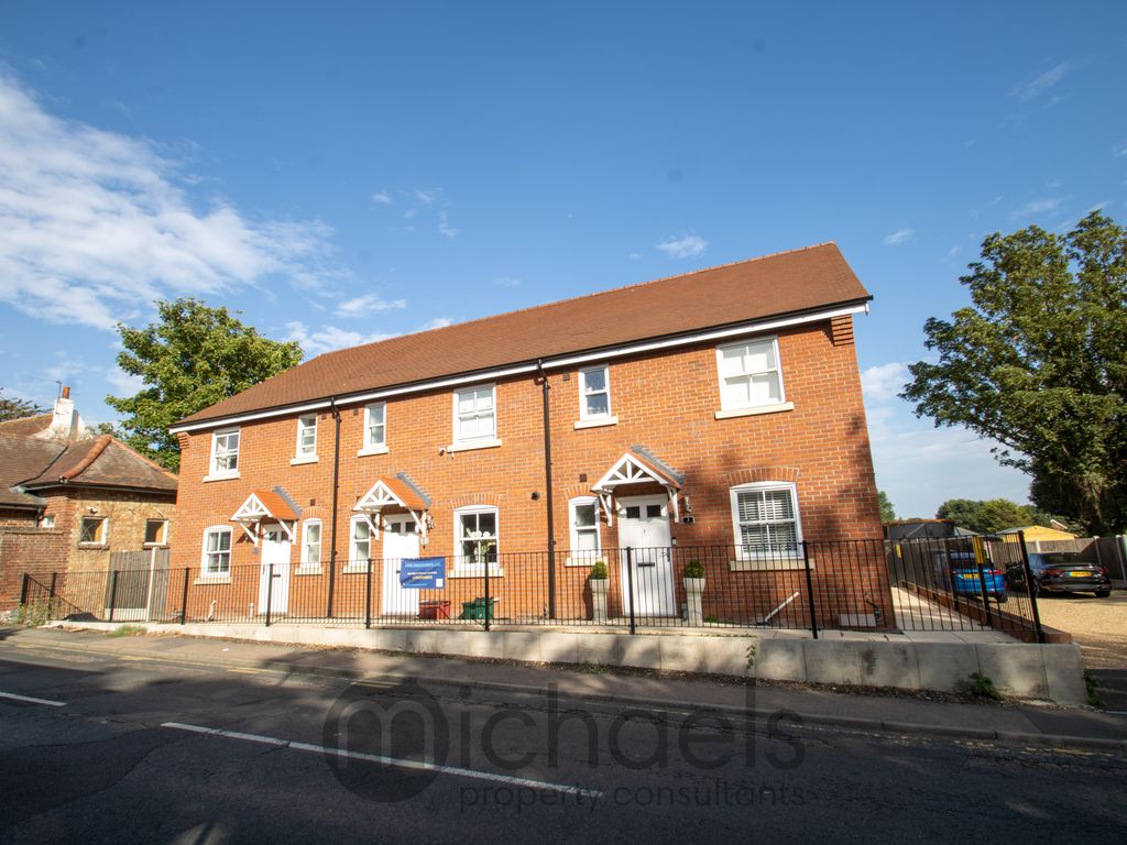 4 bed town house to rent in Old Valley Mews, ClactonOnSea, Essex CO15