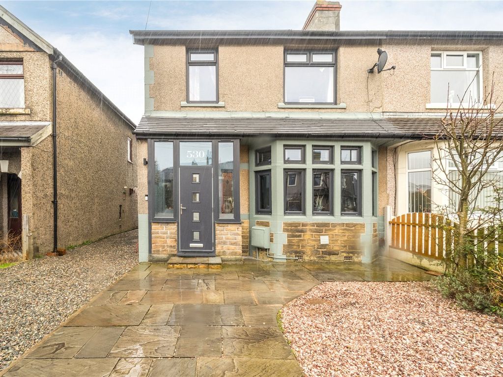 3 bed semidetached house for sale in Brunshaw Road, Burnley