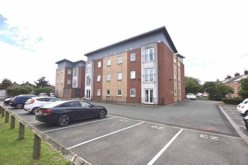 2 bed flat for sale in Wrendale Court, Gosforth, Newcastle Upon Tyne