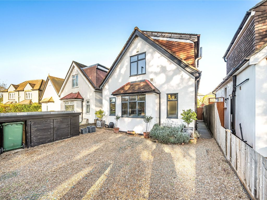 3 bed detached house for sale in West Molesey, Surrey KT8, £650,000