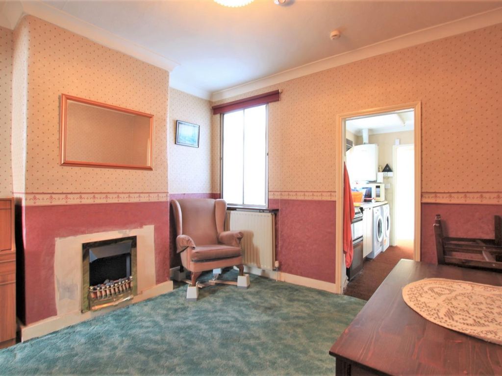 2 bed terraced house for sale in Myrtle Road, Hounslow TW3, £415,000