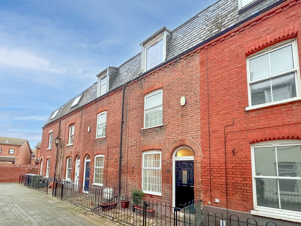 4 bed terraced house for sale in Coniston Square, Great Yarmouth NR30