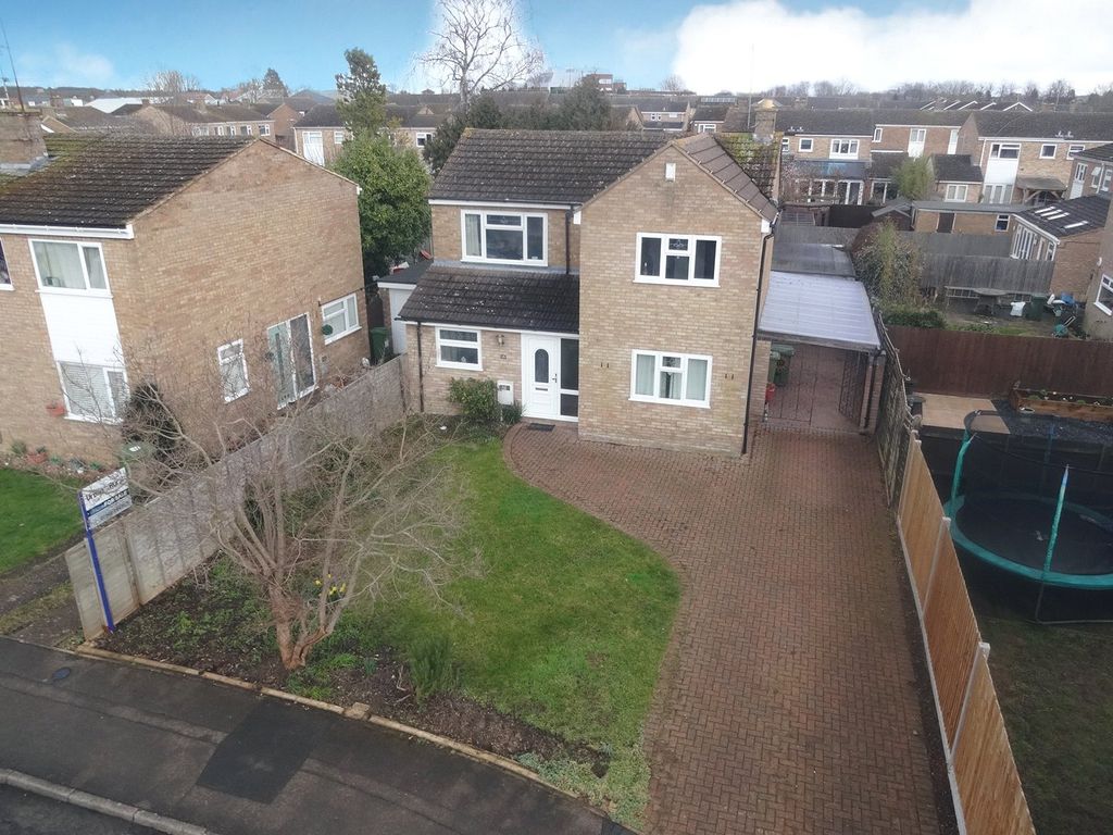 4 bed detached house for sale in Trent Drive, Newport Pagnell MK16 Zoopla