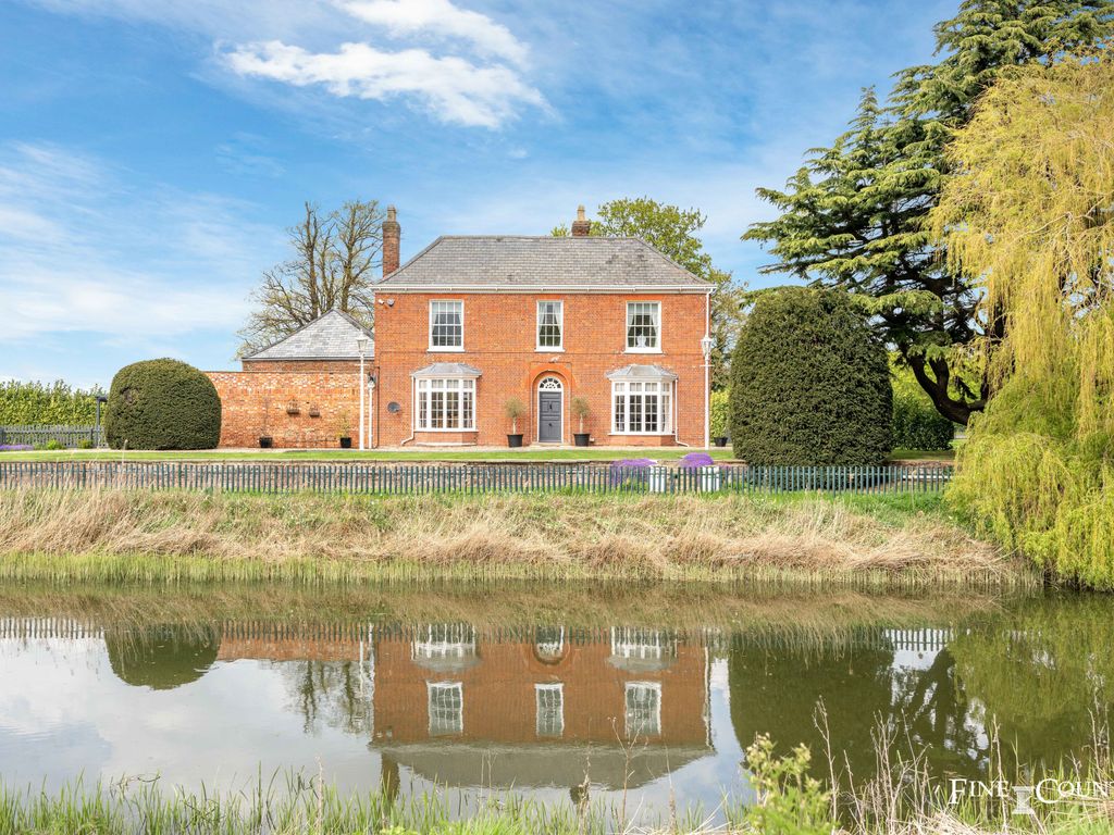6 bed detached house for sale in Spalding Road, Pinchbeck, Spalding