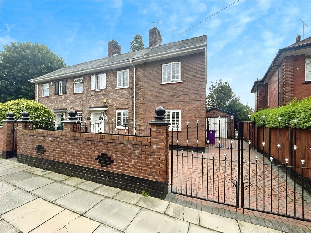 3 bed semidetached house for sale in Walton Village, Liverpool