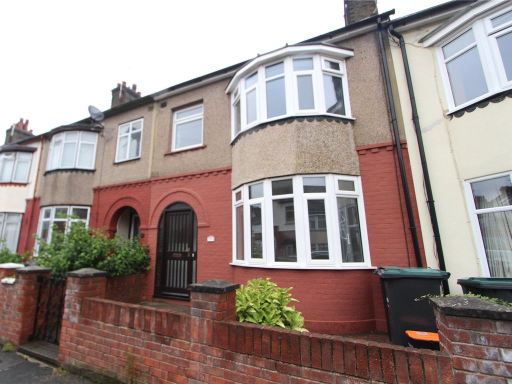 3 bed terraced house to rent in Robinia Avenue, Northfleet, Gravesend