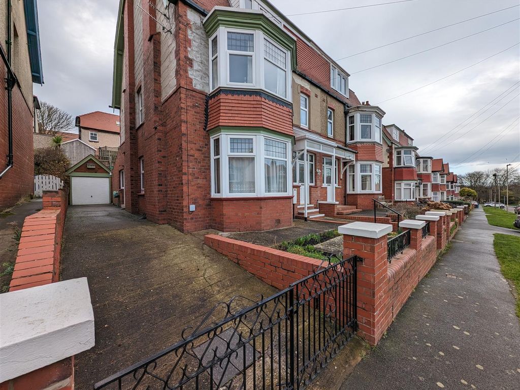 5 bed block of flats for sale in Devonshire Drive, Scarborough YO12, £
