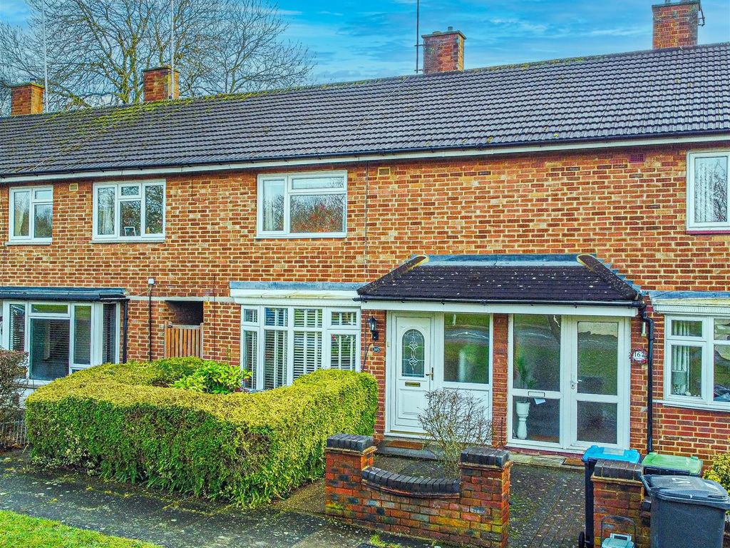 2 bed terraced house for sale in Leys Road, Hemel Hempstead HP3, £
