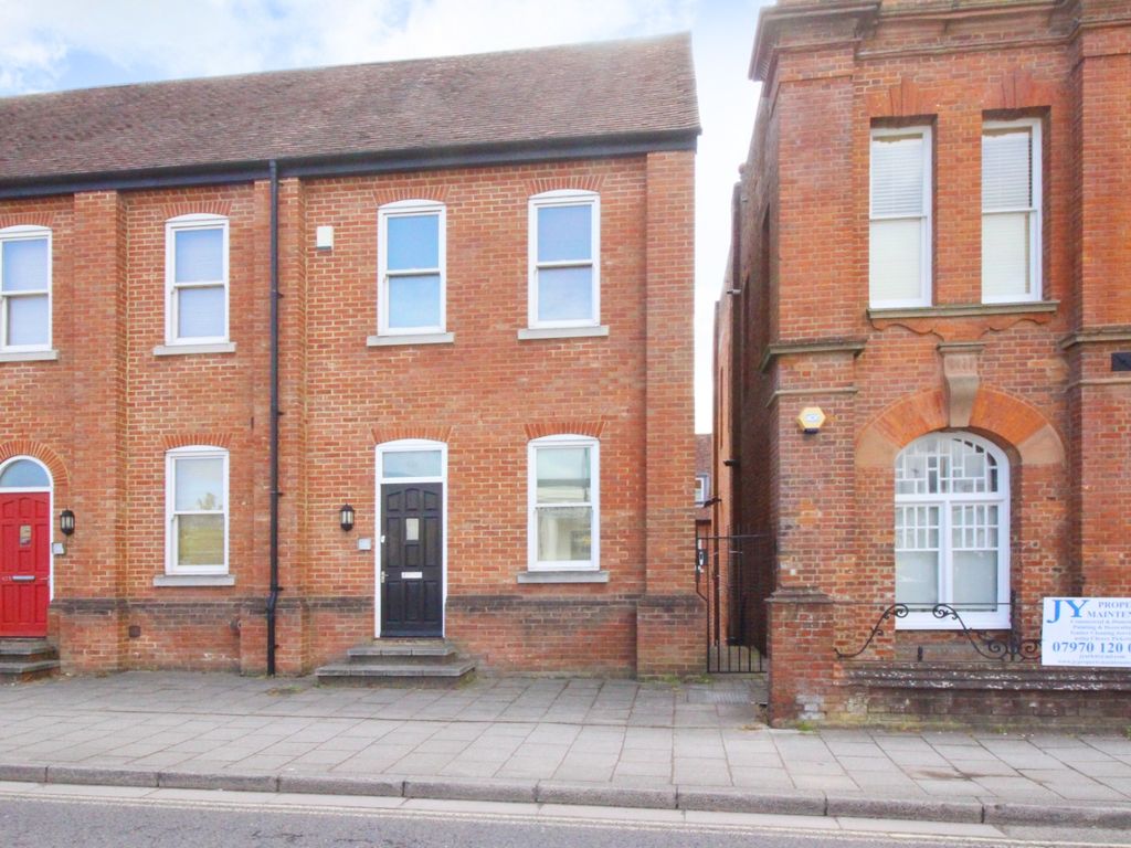 4 bed end terrace house for sale in Station Road West, Canterbury CT2