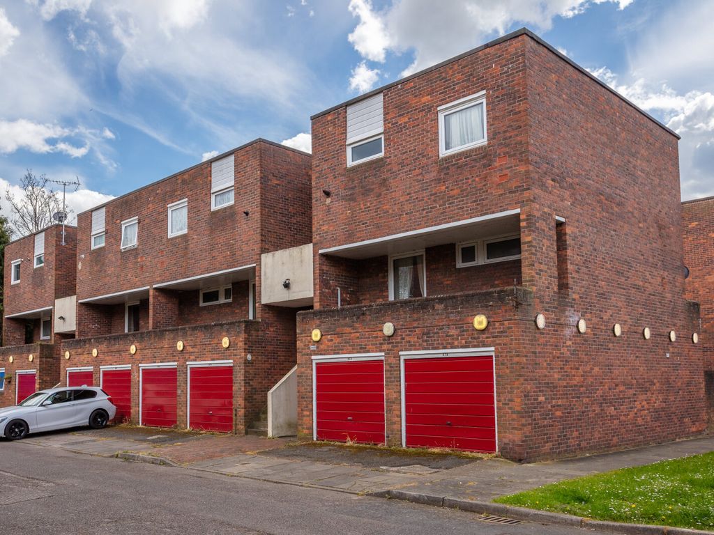 1 bed flat for sale in Goldcliff Close, Morden SM4, £210,000 Zoopla
