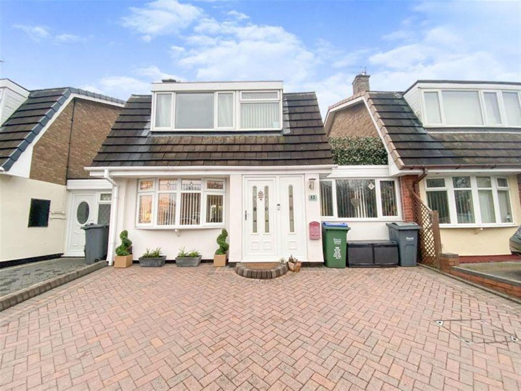 4 bed semidetached house for sale in Pemberton Crescent, Wednesbury
