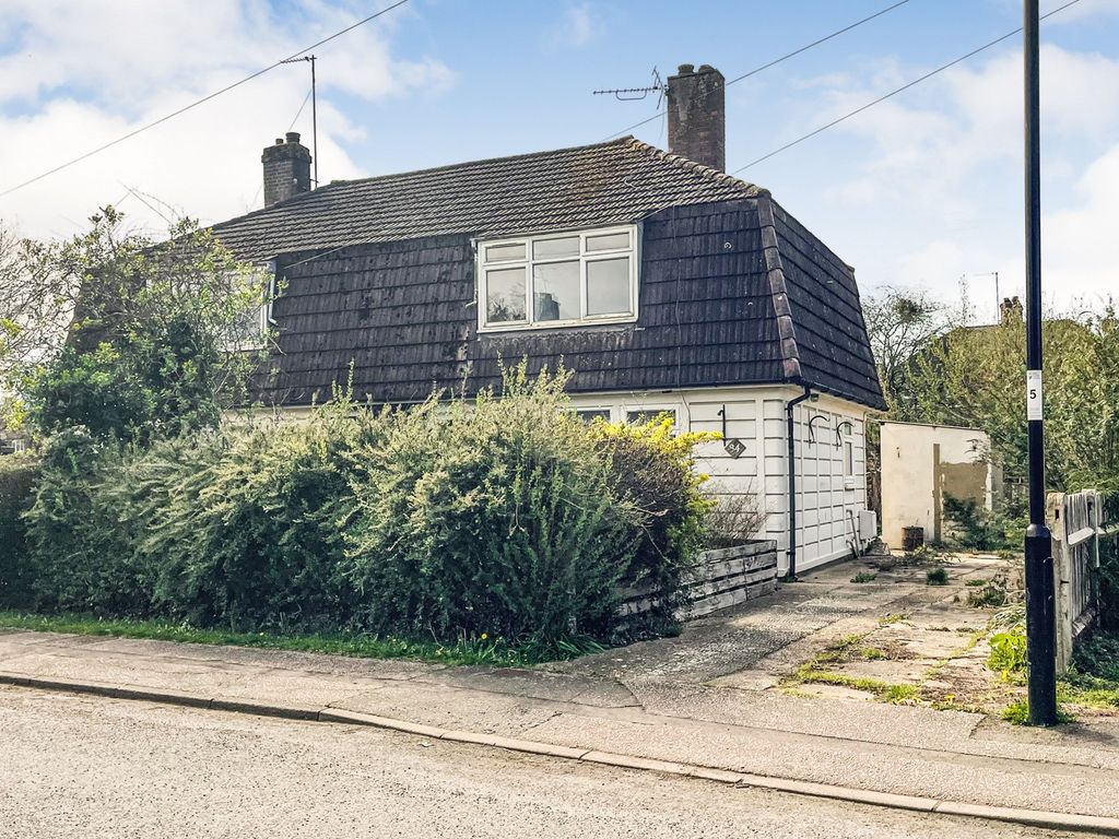 3 bed semidetached house for sale in Eastdale Road, Burgess Hill RH15