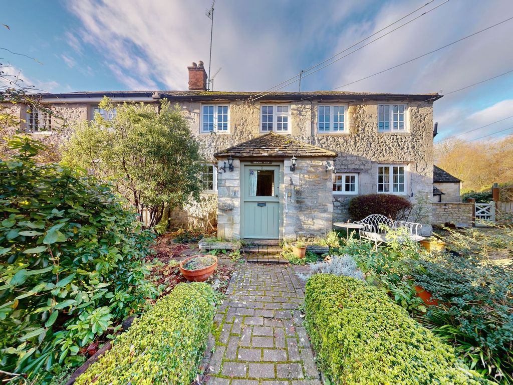 3 bed cottage for sale in Beacon View, Swinford Cottages OX29, £550,000