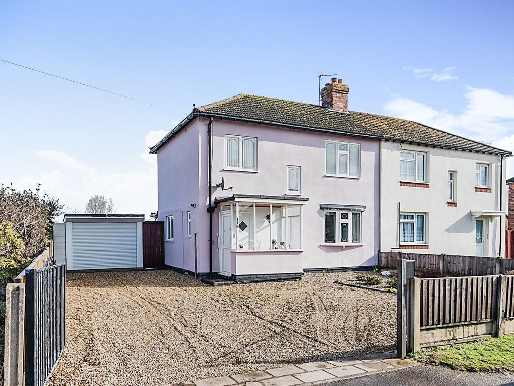 3 bed semidetached house for sale in Uttoxeter Road, Hill Ridware
