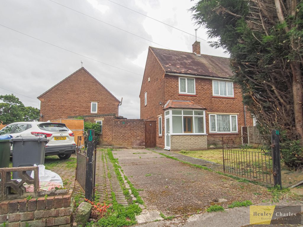 3 bed end terrace house to rent in Heronville Road, West Bromwich B70