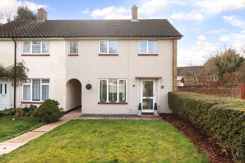 3 bed end terrace house for sale in Allandale, Hemel Hempstead HP2, £