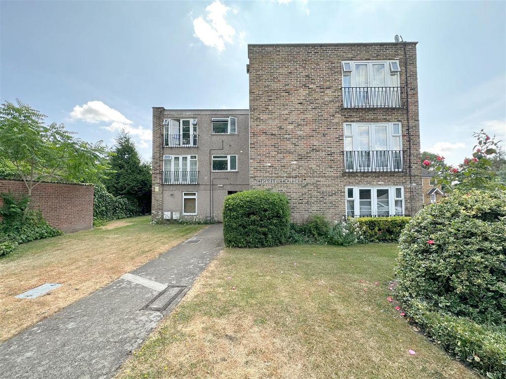 Studio for sale in Tiptree Drive, Enfield EN2 Zoopla
