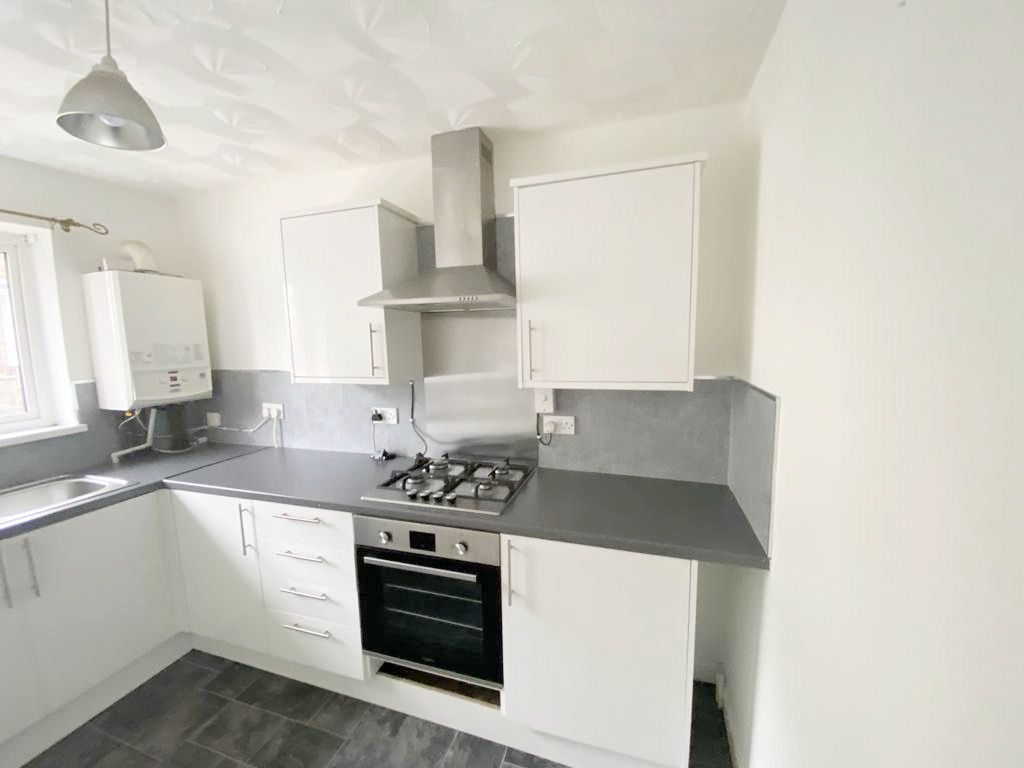 1 bed terraced house to rent in Queen Street, Abertillery NP13, £550