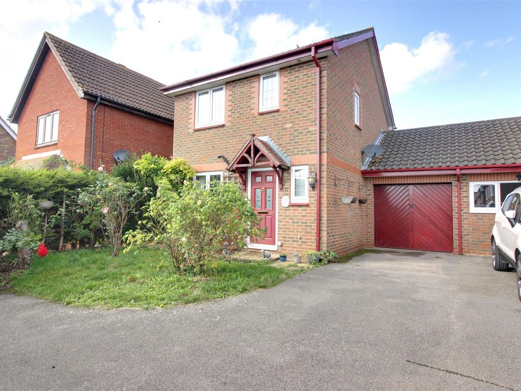 3 bed linkdetached house for sale in Wedgewood Drive, Church Langley