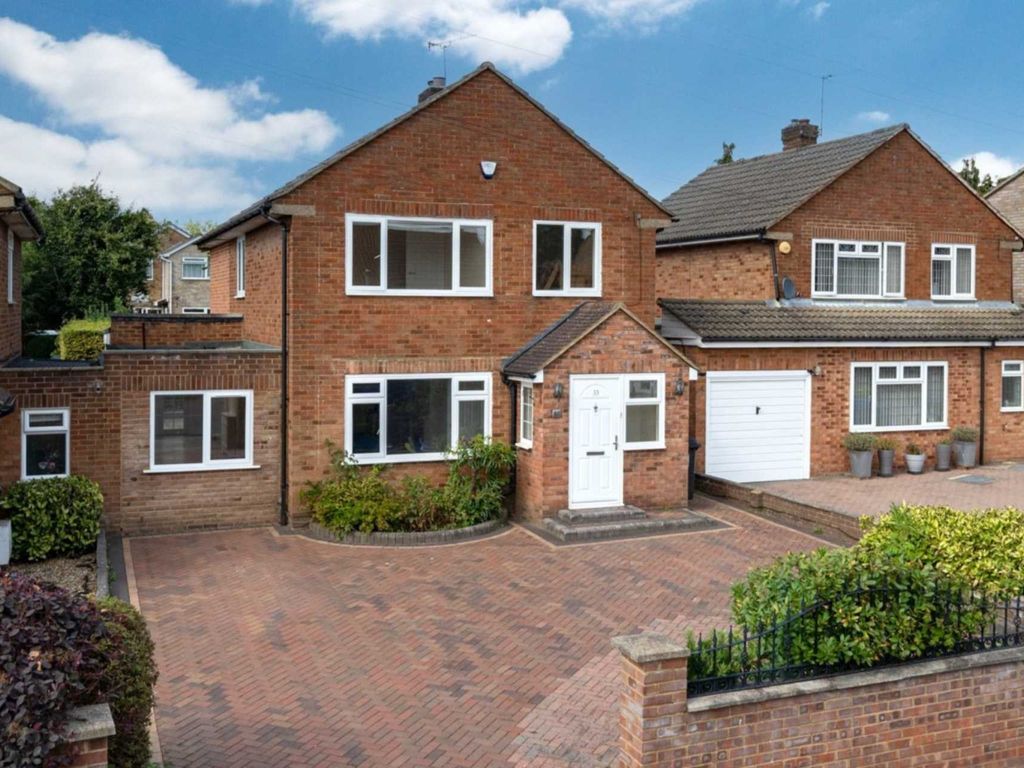 4 bed linkdetached house for sale in Ellingham Road, Adeyfield HP2