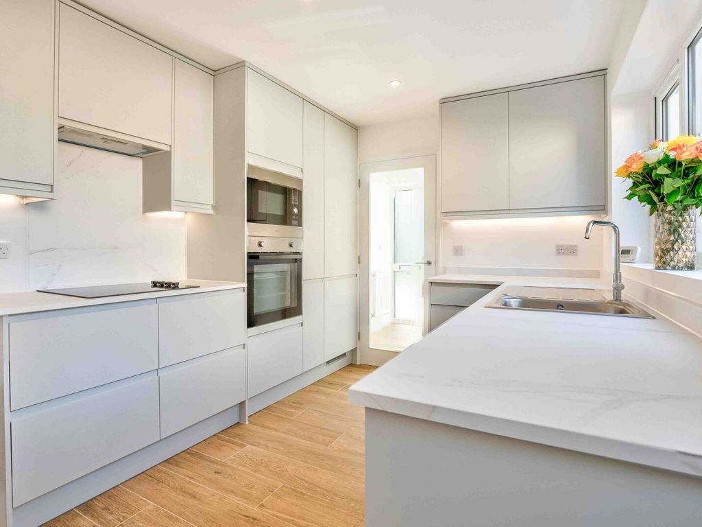 2 bed bungalow for sale in Colney Heath Lane, St. Albans, Hertfordshire