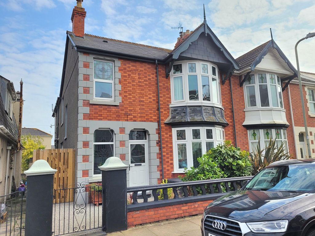 5 bed semidetached house for sale in Victoria Avenue, Porthcawl CF36