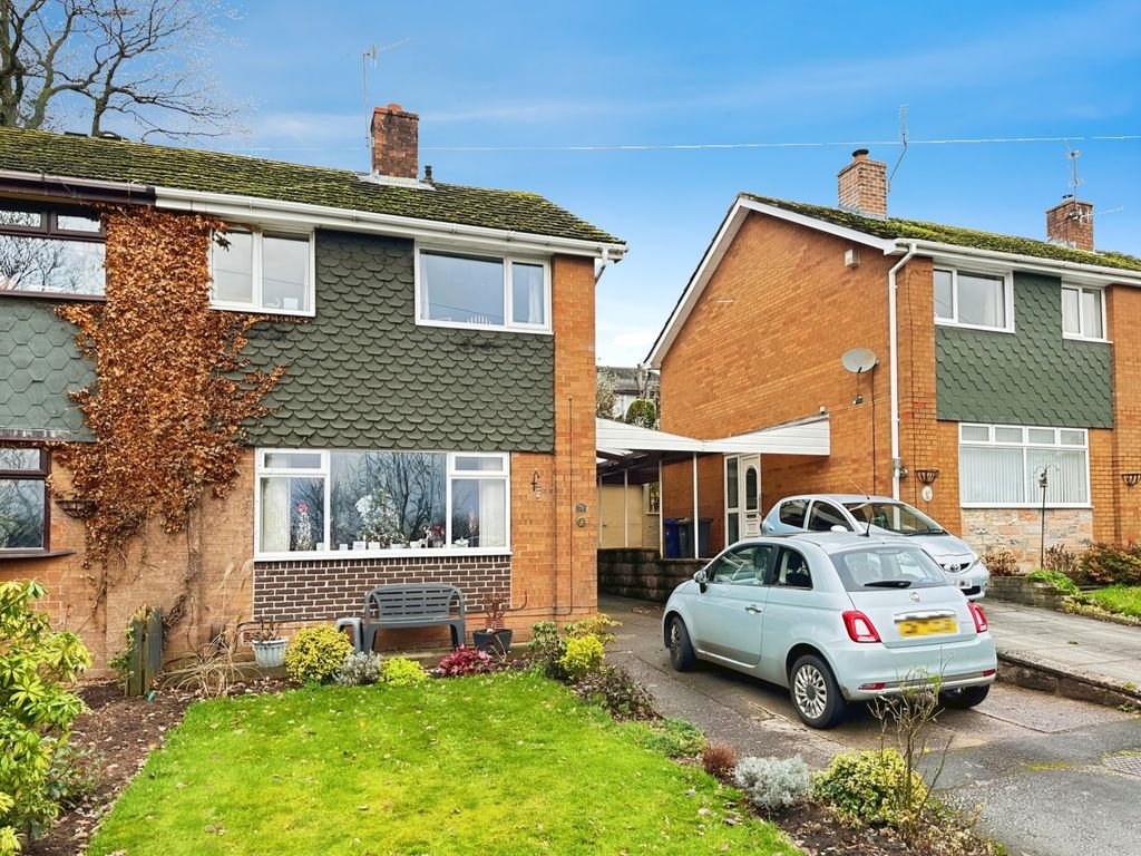 3 bed semidetached house for sale in Cambridge Drive, Newcastle