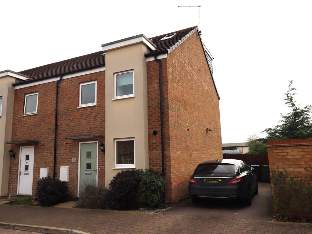 4 bed end terrace house to rent in Eaton Hall Crescent, Broughton