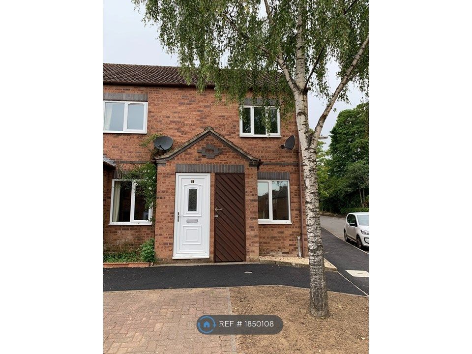 2 bed terraced house to rent in Burghley Square, Lincoln LN4, £825 pcm