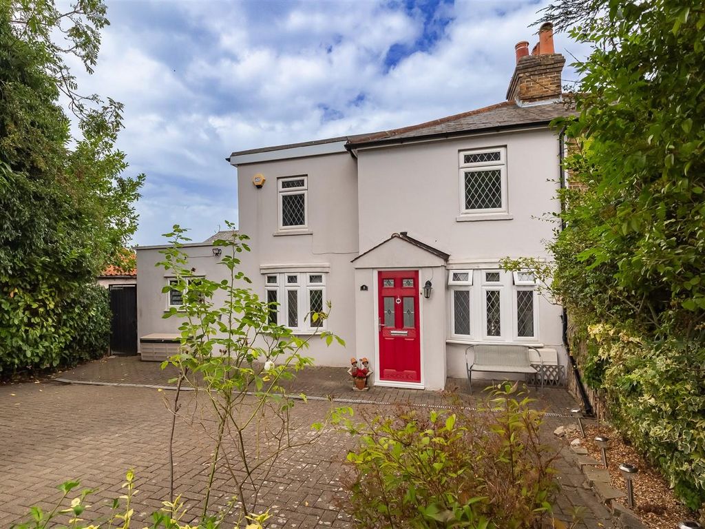 2 bed cottage for sale in Shaftesbury Road, Epping CM16 Zoopla