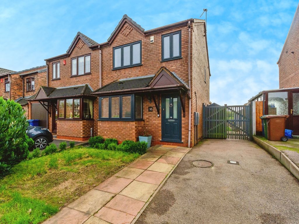 3 bed semidetached house for sale in Chetwynd Park, Rawnsley, Cannock