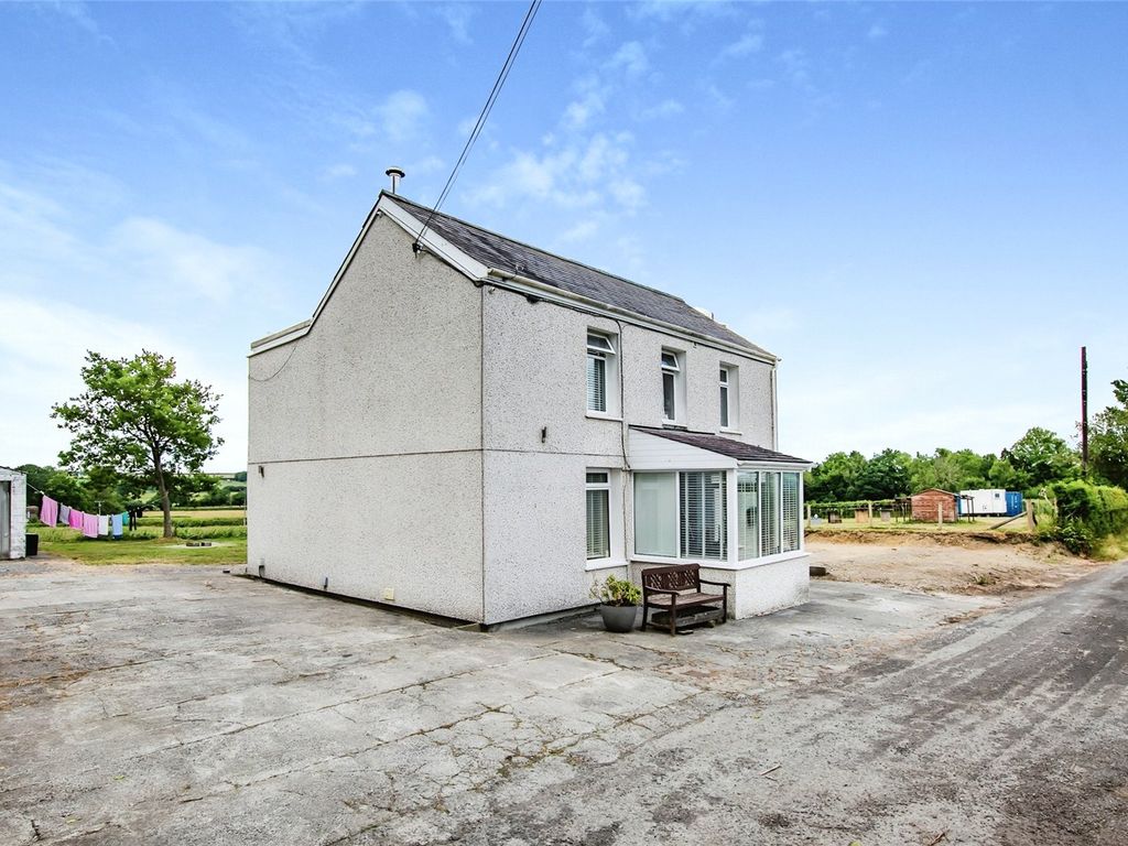 4 bed detached house for sale in Backe Road, St Clears, Carmarthen
