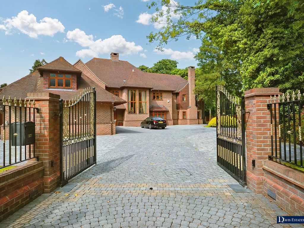 7 bed detached house for sale in Woodlands Avenue, Emerson Park