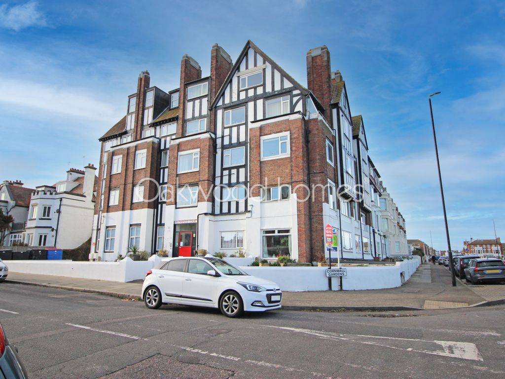 3 bed flat for sale in Eastern Esplanade, Cliftonville, Margate CT9, £