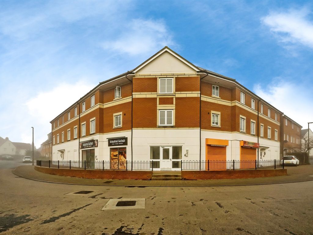 2 bed flat for sale in Prince Rupert Drive, Aylesbury HP19, £200,000
