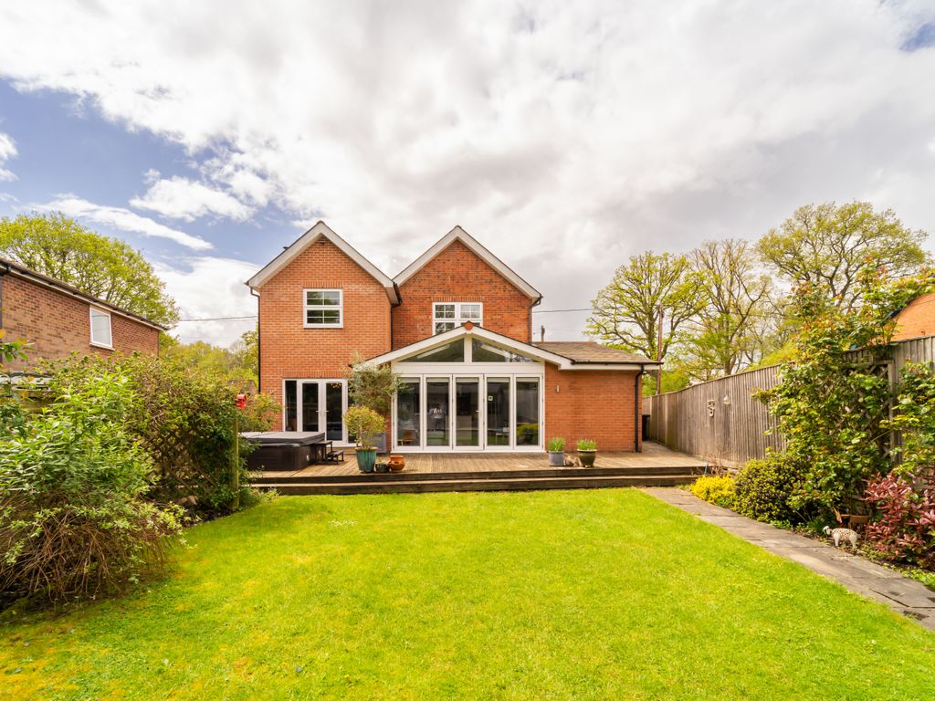 4 bed detached house for sale in Whitehouse Road, Woodcote, Oxfordshire