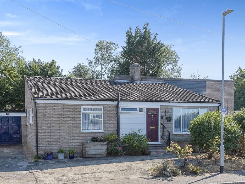 2 bed semidetached bungalow for sale in Raynsford Road, Great