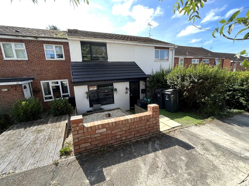 4 bed terraced house for sale in Hawthorn Grove, Exmouth EX8, £299,950