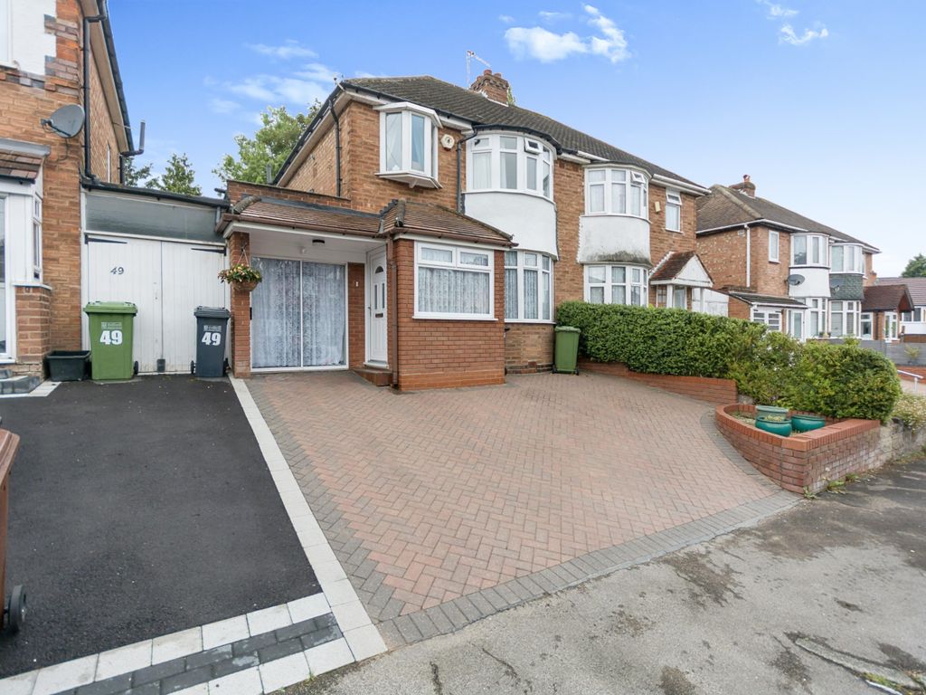 3 bed semidetached house for sale in Springfield Crescent, Solihull