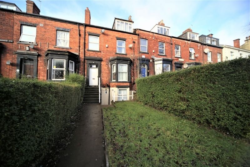 2 bed flat to rent in Hyde Park Road, Hyde Park, Leeds LS6, £485 pppm