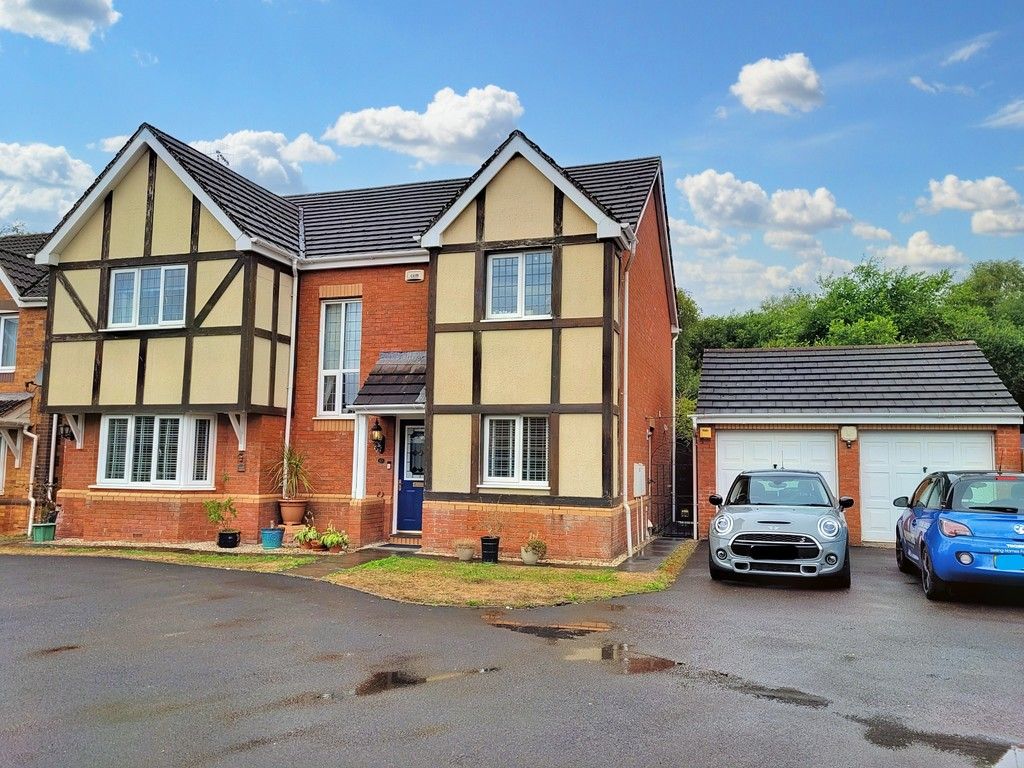 4 bed detached house for sale in Ffordd Derwen, Coed Hirwaun, Margam