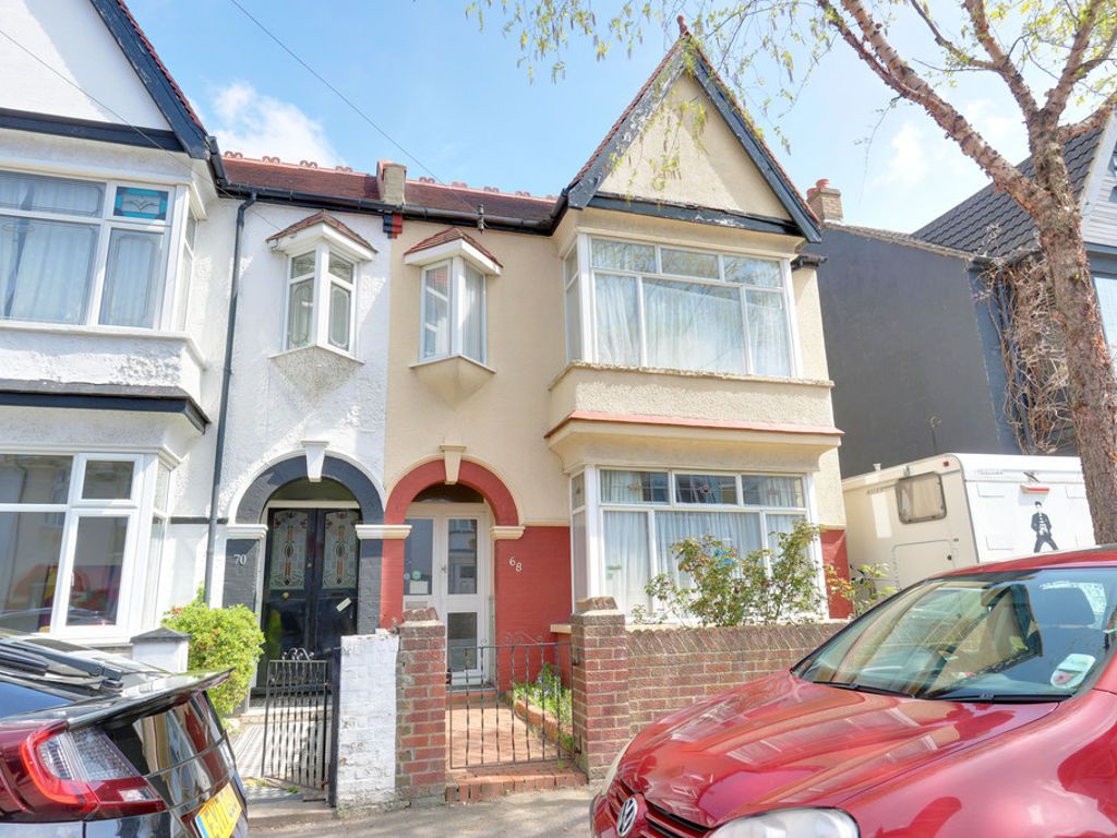 4 bed semidetached house for sale in Leighton Avenue, LeighOnSea SS9