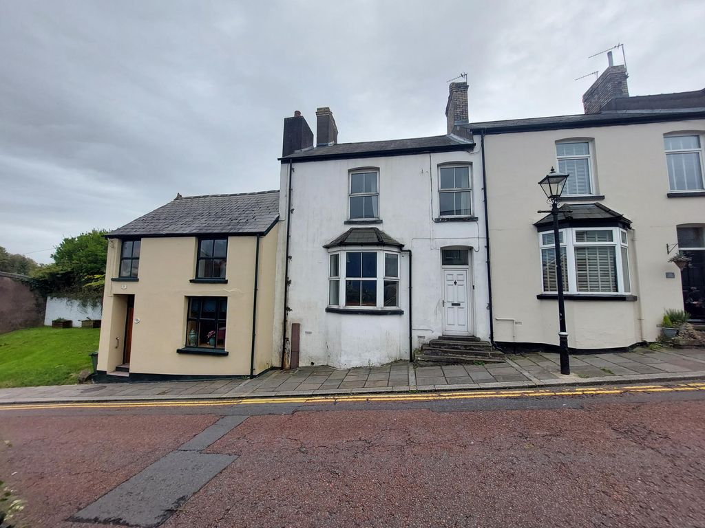 3 bed terraced house for sale in High Street, Llantrisant, Pontyclun