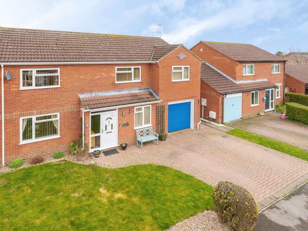 4 bed detached house for sale in Castleview, Tattershall, Lincoln
